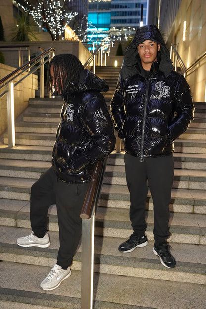 glänzender schwarzer Puffer